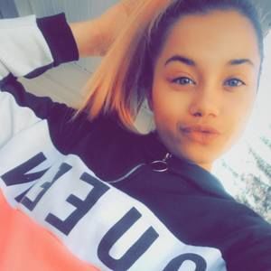 Meet your Posher, Elizabeth